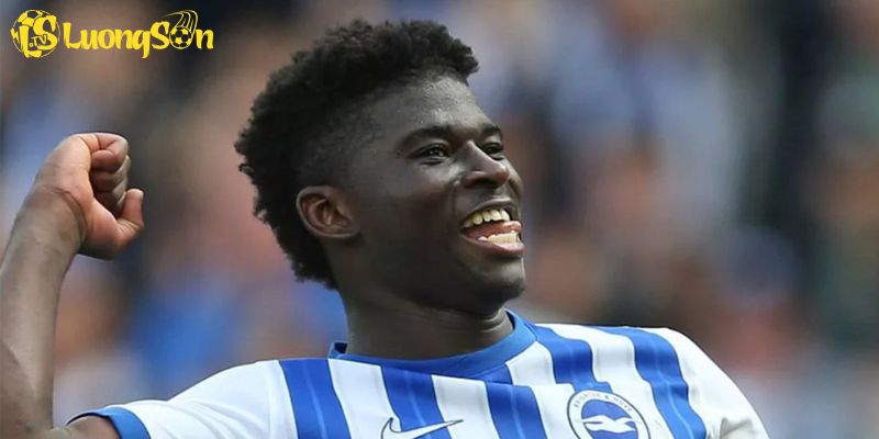 Lời cảnh báo từ HLV Hurzeler dành cho Carlos Baleba